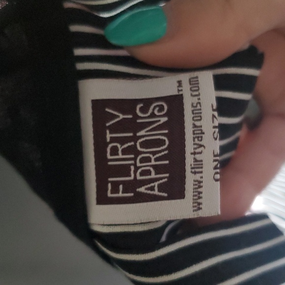 Child's Apron- pink and black - Picture 5 of 5